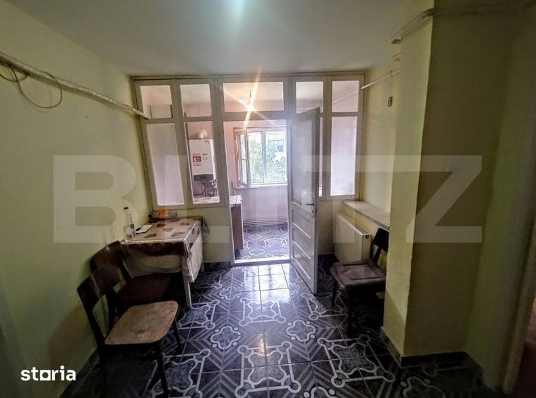 Apartament cu 3 camere decomandat în Craiovița Nouă