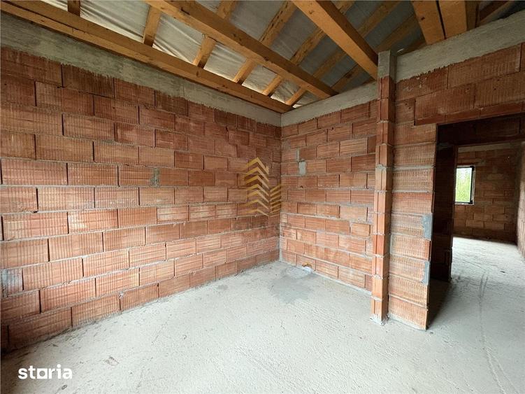 Casă cu 5 camere cu Teren 500 Mp în Central