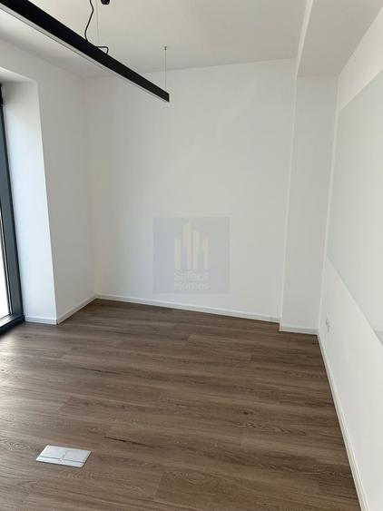 Apartament cu 4 camere semidecomandat, mobilat în Unirii
