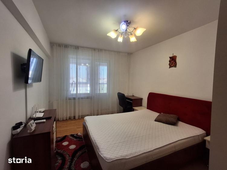 Apartament cu 3 camere decomandat, mobilat în Craiovița Nouă
