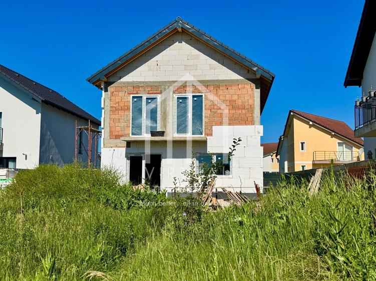 Casă individuală cu 5 camere cu Teren 486 Mp în Șura Mică
