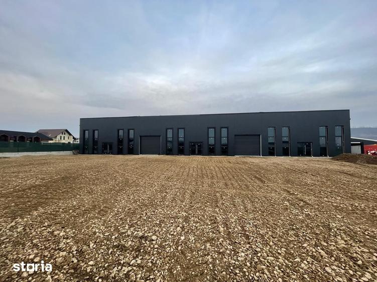 Spațiu comercial, de 1,000 mp, în Dărmănești