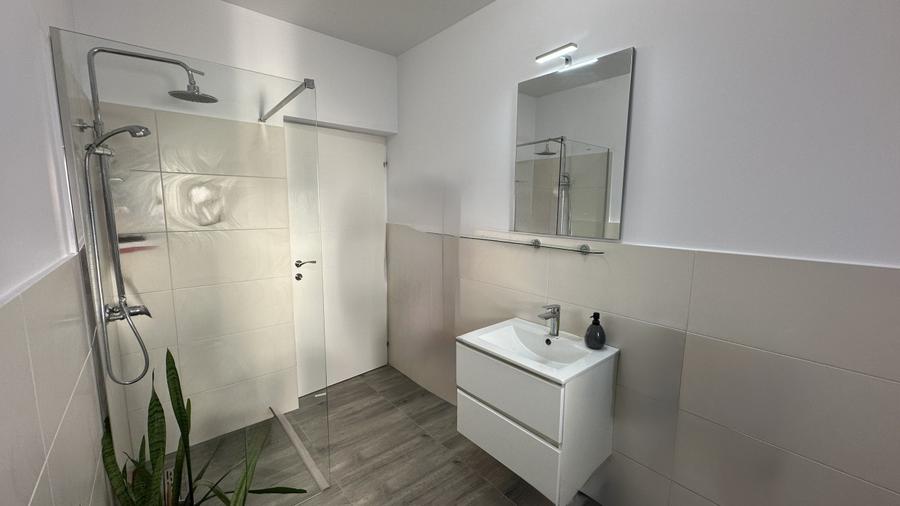 Casă individuală cu 4 camere cu Canalizare în Săsar