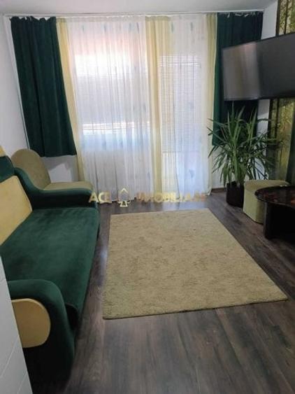 Apartament cu 3 camere decomandat, mobilat în Berceni