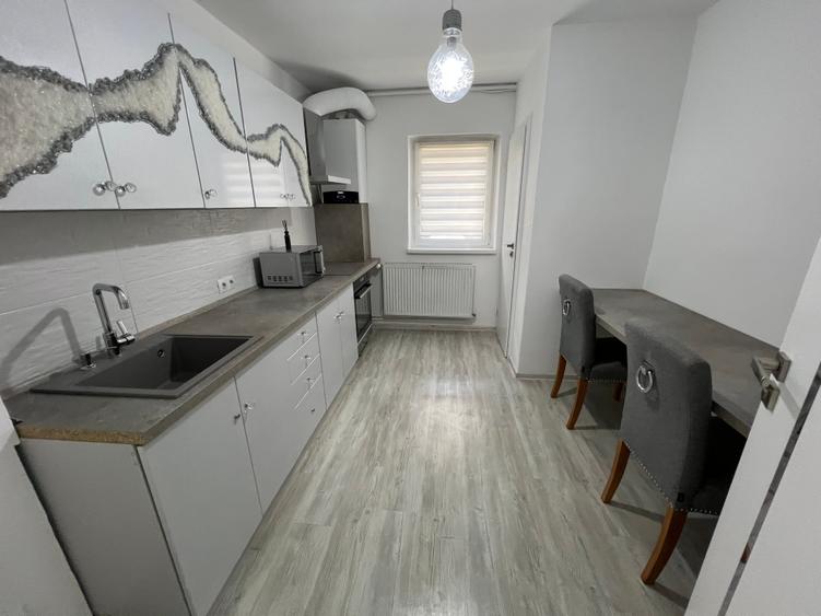 Apartament 3 camere decomandat de închiriat – Zona Terezian - 1