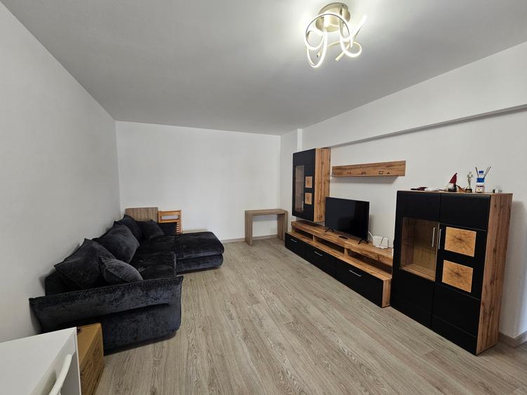 Apartament cu 2 camere decomandat, mobilat în Vitan Mall