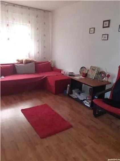 Apartament cu 3 camere decomandat în Democrației