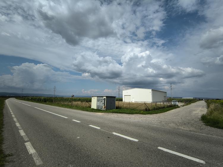 Teren Construcții intravilan de 6300 mp, în Ozun