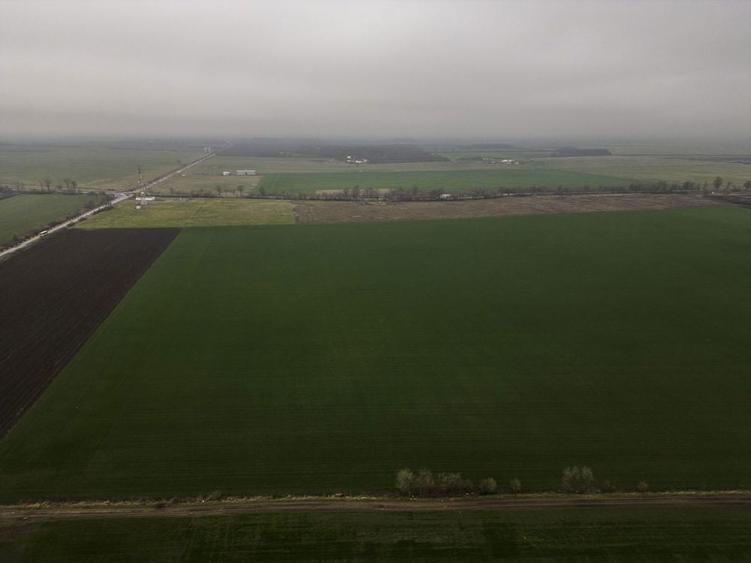 Teren de 84000 mp, în Central