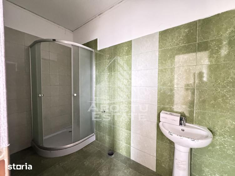 Casă cu 10 camere cu Teren 1100 Mp în Fărcădin