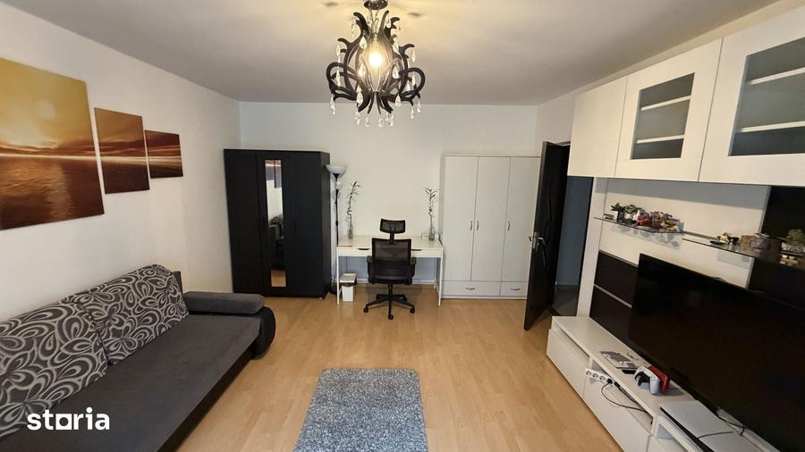 Apartament cu 3 camere decomandat în Vitan