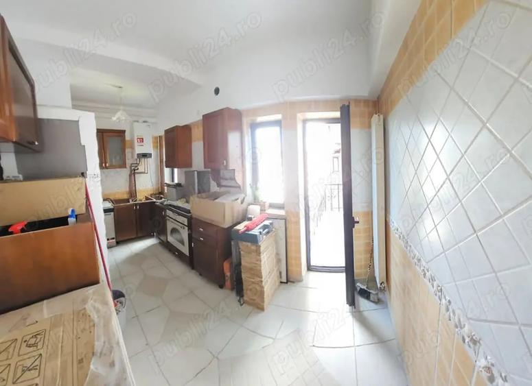 Apartament cu 4 camere în Moșilor