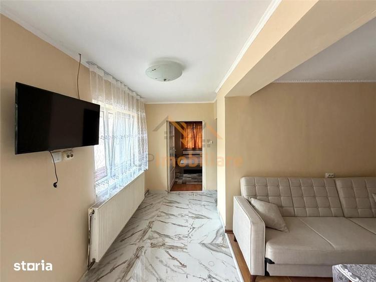 Casă cu 4 camere cu Teren 1081 Mp în Girișu de Criș