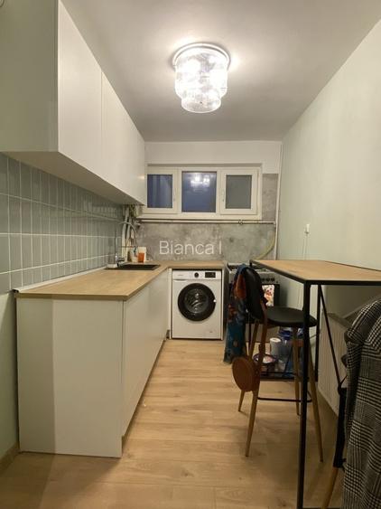 Vand apartament decomandat 2 camere renovat in Manatur