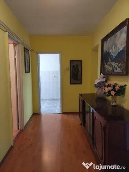 Apartament cu 4 camere decomandat în Gării