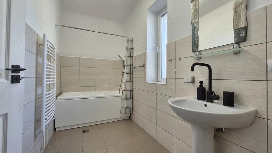 Spațiu comercial, de 880 mp, în Astra
