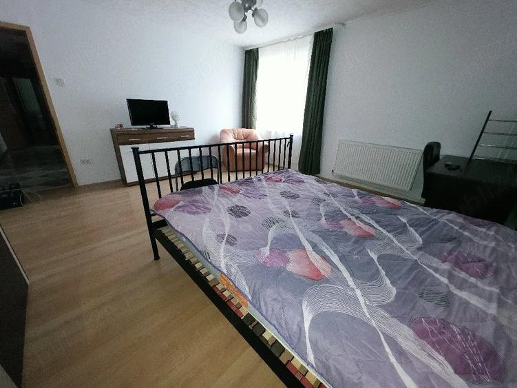 Apartament cu 3 camere decomandat în Complex Studențesc