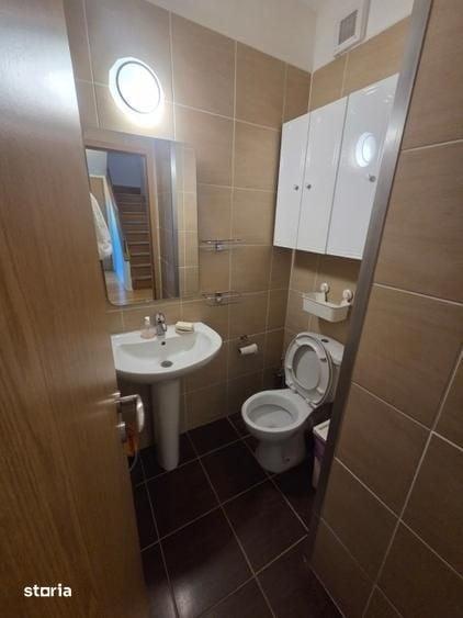 Apartament cu 3 camere în Tei