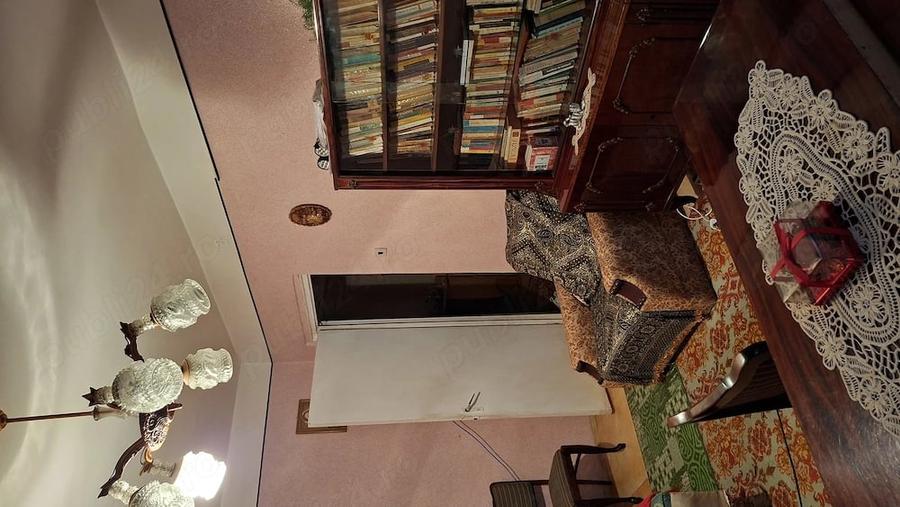 Apartament cu 3 camere decomandat în Pajura