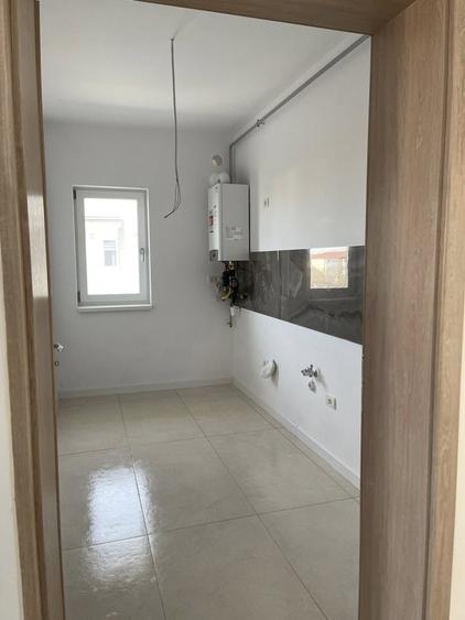 Apartament cu 2 camere decomandat în Girocului