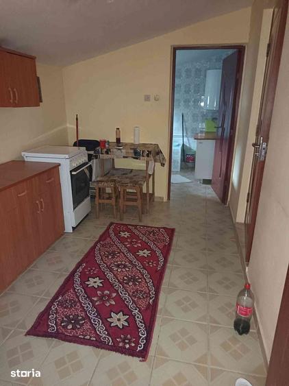 Casă cu 3 camere cu Teren 1100 Mp în Baba Ana