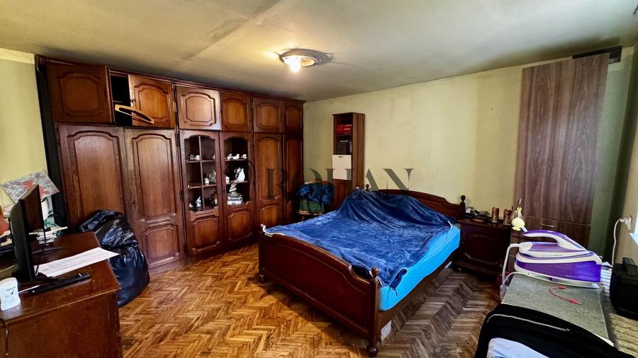 Casă individuală cu 3 camere cu Canalizare în Central