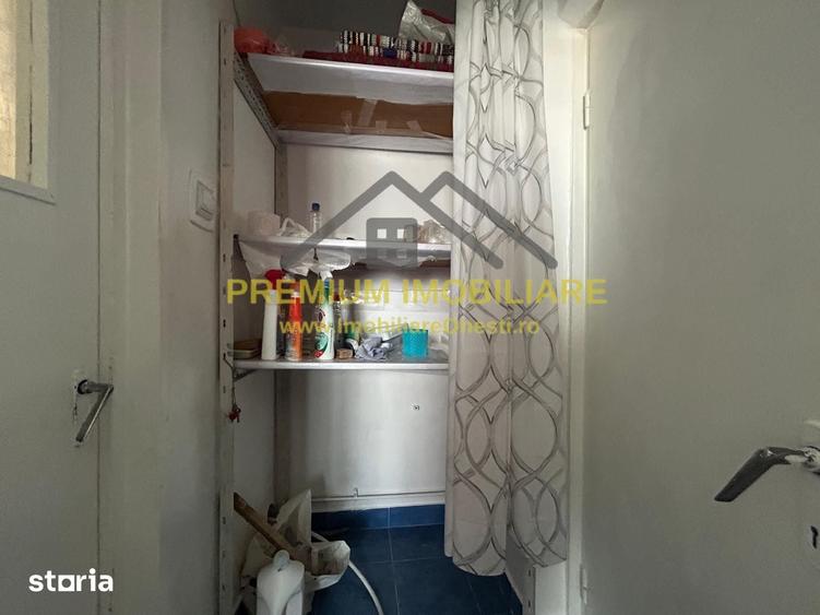 Apartament cu 3 camere semidecomandat în Central