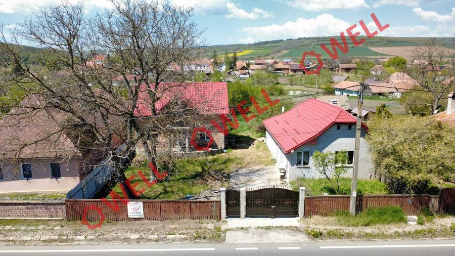 Casă cu 8 camere cu Teren 1130 Mp în Moacșa