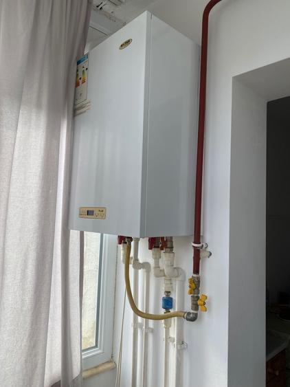 Apartament cu 3 camere decomandat în Nicolina