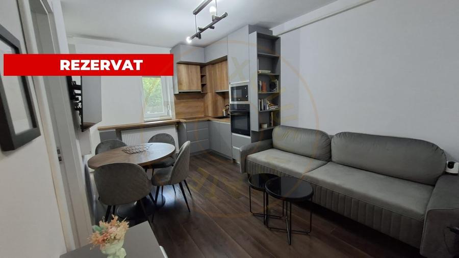 Apartament cu 2 camere circular, mobilat în Est