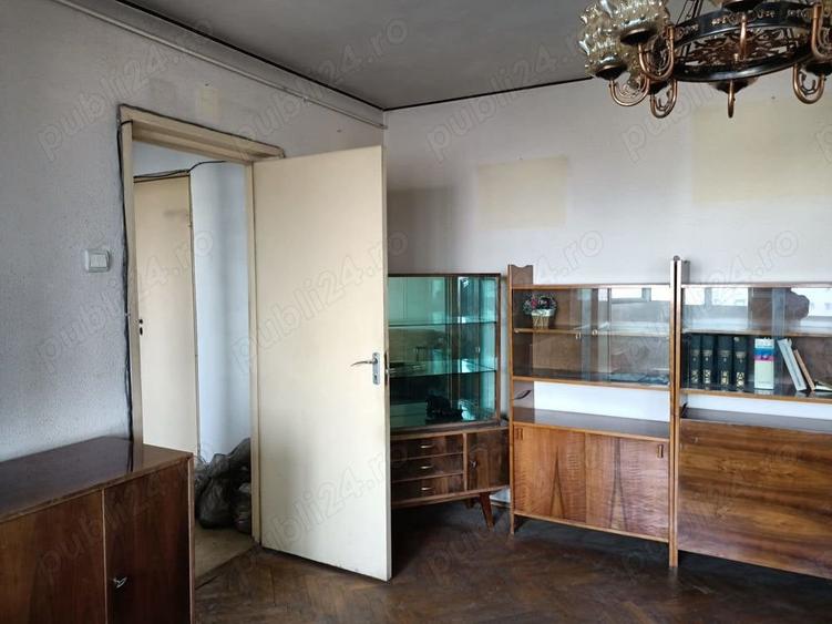 Apartament cu 3 camere decomandat în Lujerului