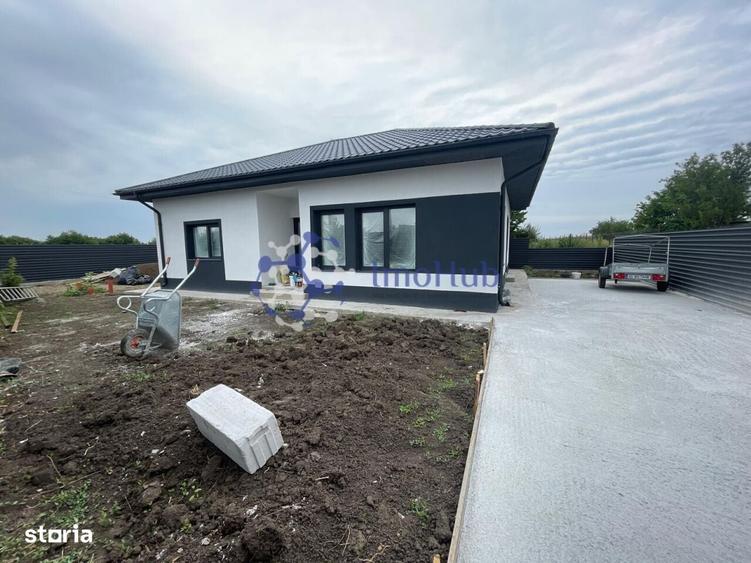 Casă cu 4 camere în Breazu