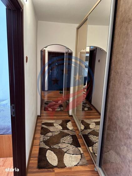 Apartament cu 3 camere decomandat, mobilat în Sărari