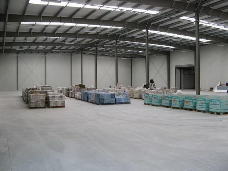 Spațiu industrial, de 1,000 mp, în Bradu