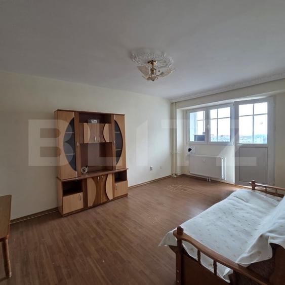 Apartament cu 2 camere decomandat, mobilat în Micro 20