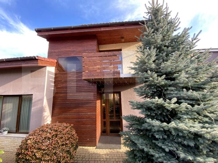 Casă individuală cu 5 camere cu Canalizare în Iris