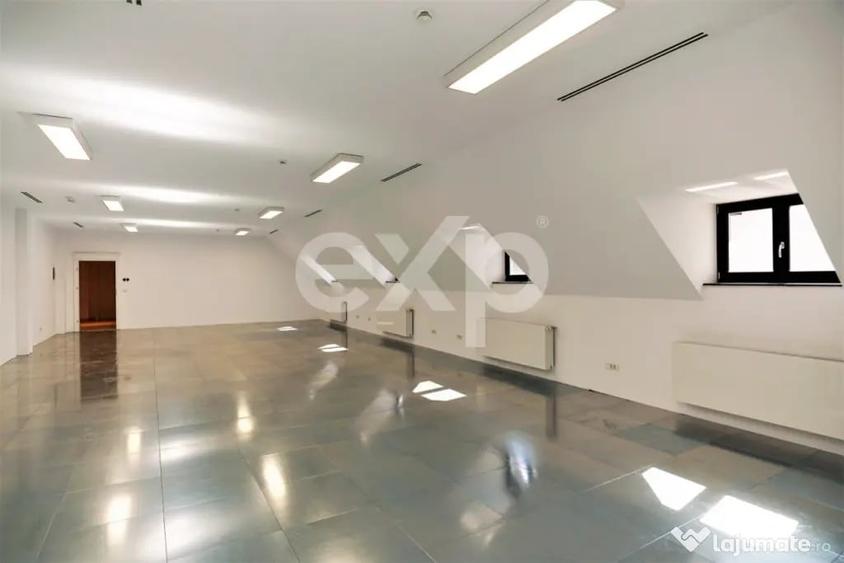 Casă cu 5 camere cu Teren 250 Mp în Romană