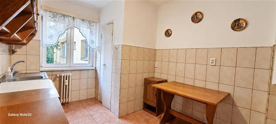 Apartament cu 3 camere decomandat, mobilat în Aurel Vlaicu