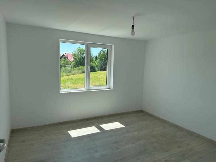 Casă cu 4 camere în Tătăruși