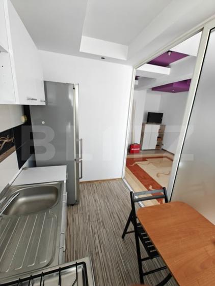 Apartament cu 3 camere semidecomandat, mobilat în Găvana