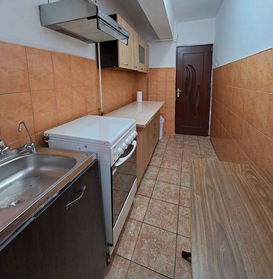 Apartament cu 2 camere decomandat, mobilat în Central