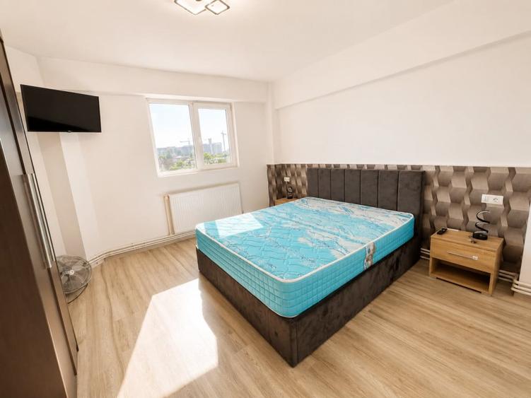 Apartament cu 3 camere decomandat în Trocadero
