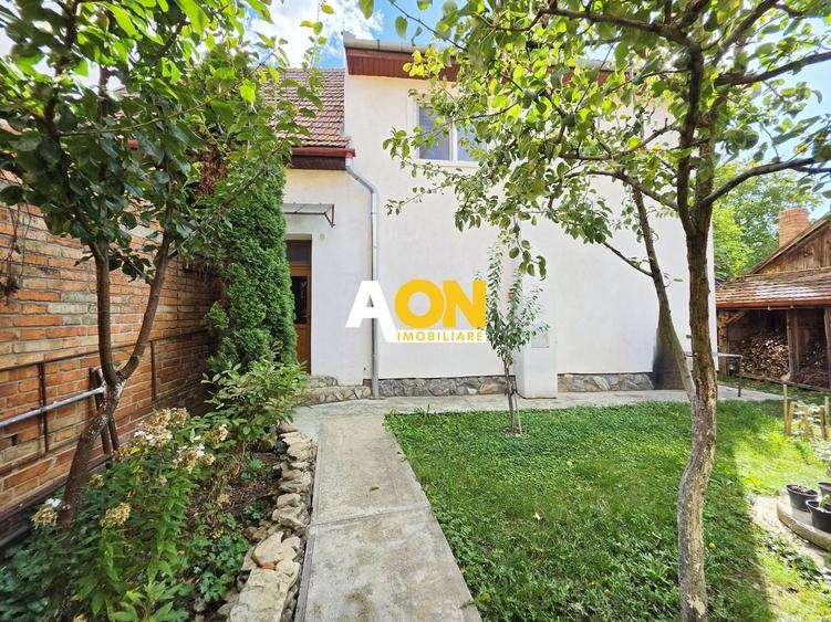 Casă individuală cu 5 camere cu Canalizare în Central