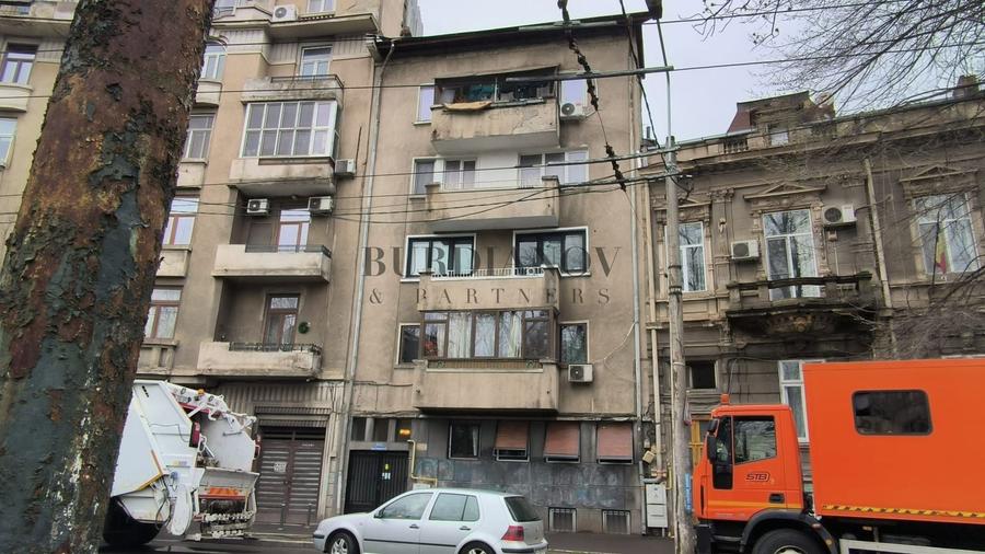 Apartament cu 5 camere nedecomandat în Pache Protopopescu