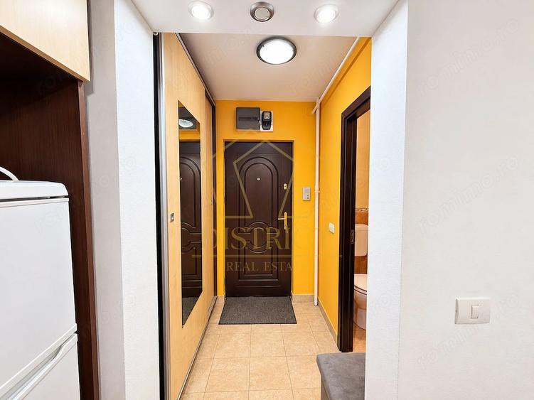 Garsonieră decomandată în Central