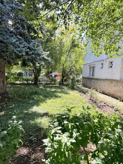 Apartament cu 2 camere semidecomandat, mobilat în Central