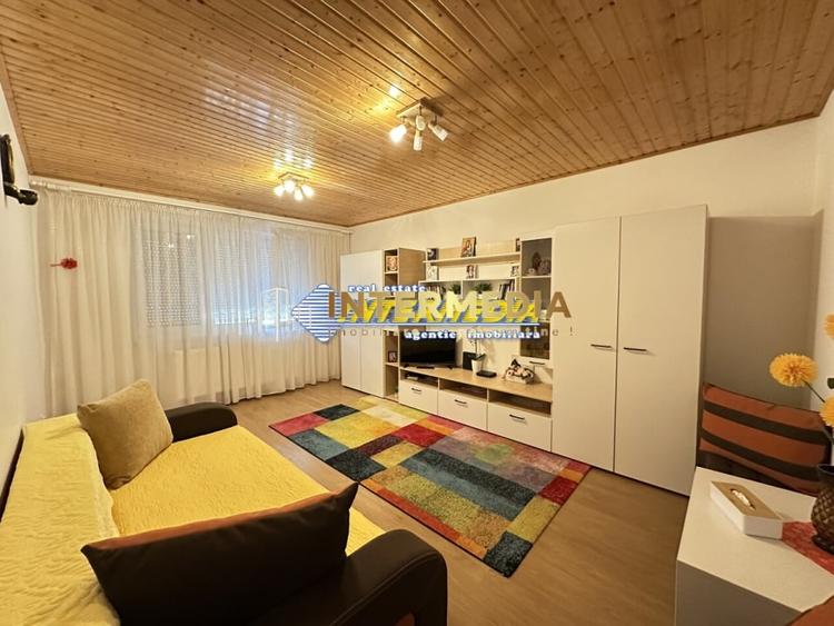 Apartament cu 2 camere decomandat, mobilat în Central