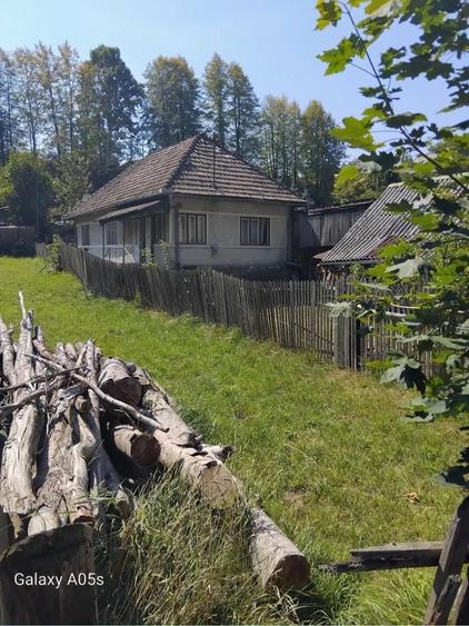 Casă cu 2 camere cu Teren 472 Mp în Stânceni