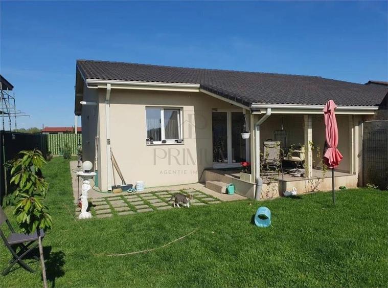 Duplex cu 3 camere cu Teren 250 Mp în Sânmihaiu Român