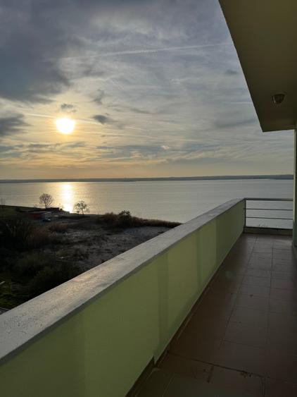 Penthouse cu 3 camere decomandat în Mamaia